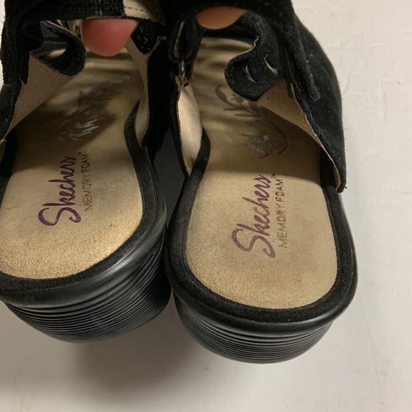 Womens Skechers Parallel Trapezoid Black Suede Wedge Sandals Sz 8 Memory Foam - Picture 3 of 5